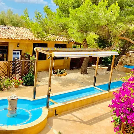 Sa Canova Farm stay *